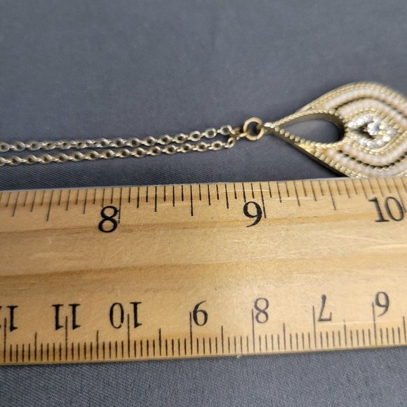 Charming Charlie Womens Gold Tone Leaf Shape Drop Pendant Fashion Necklace 18 in - Picture 8 of 9